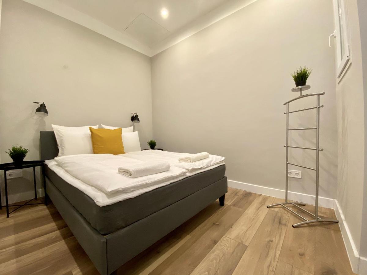 Standard Apartment By Hi5 - 2 Bedroom Suite In The Center بودابست المظهر الخارجي الصورة